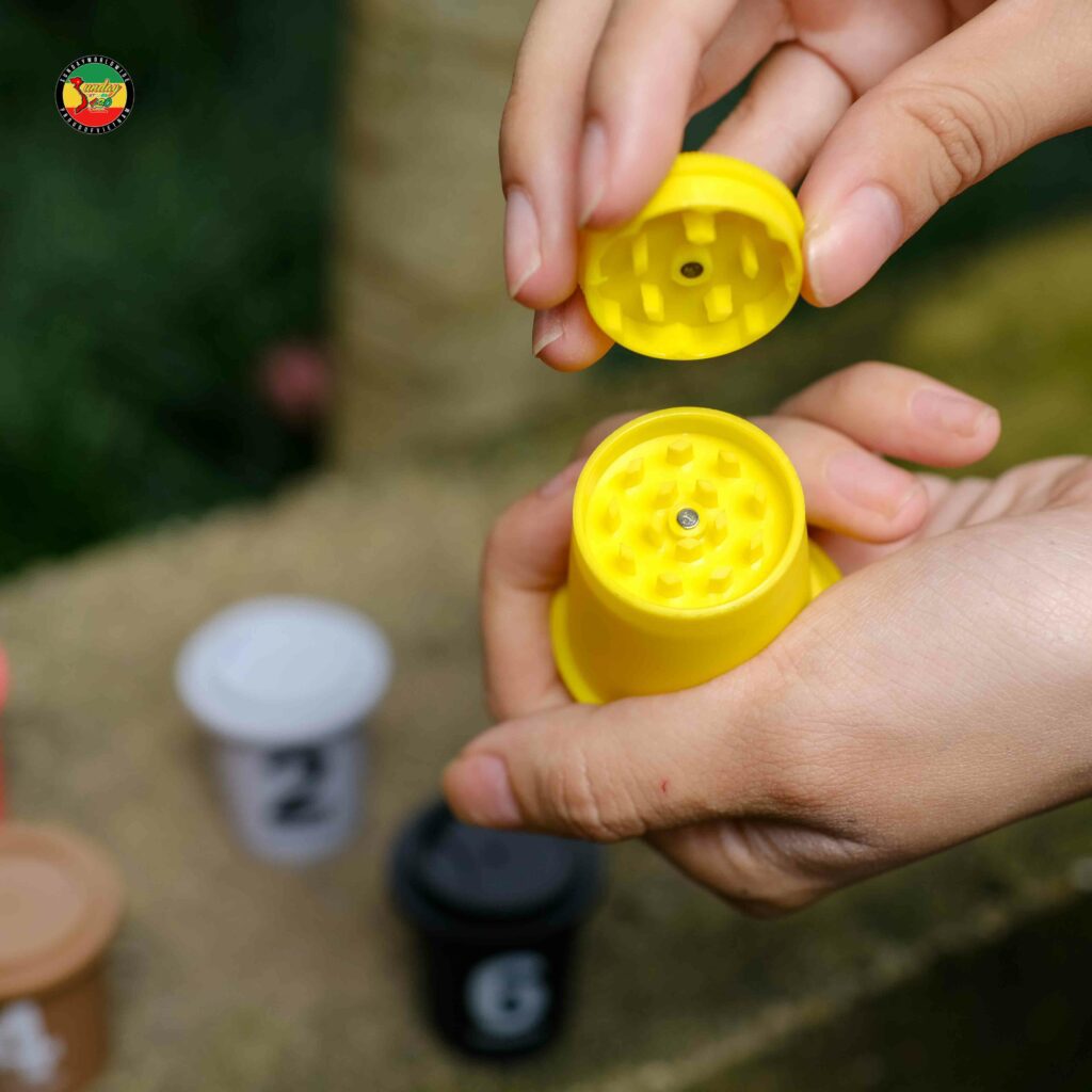 Tiny Cup Herb Grinder - XN26