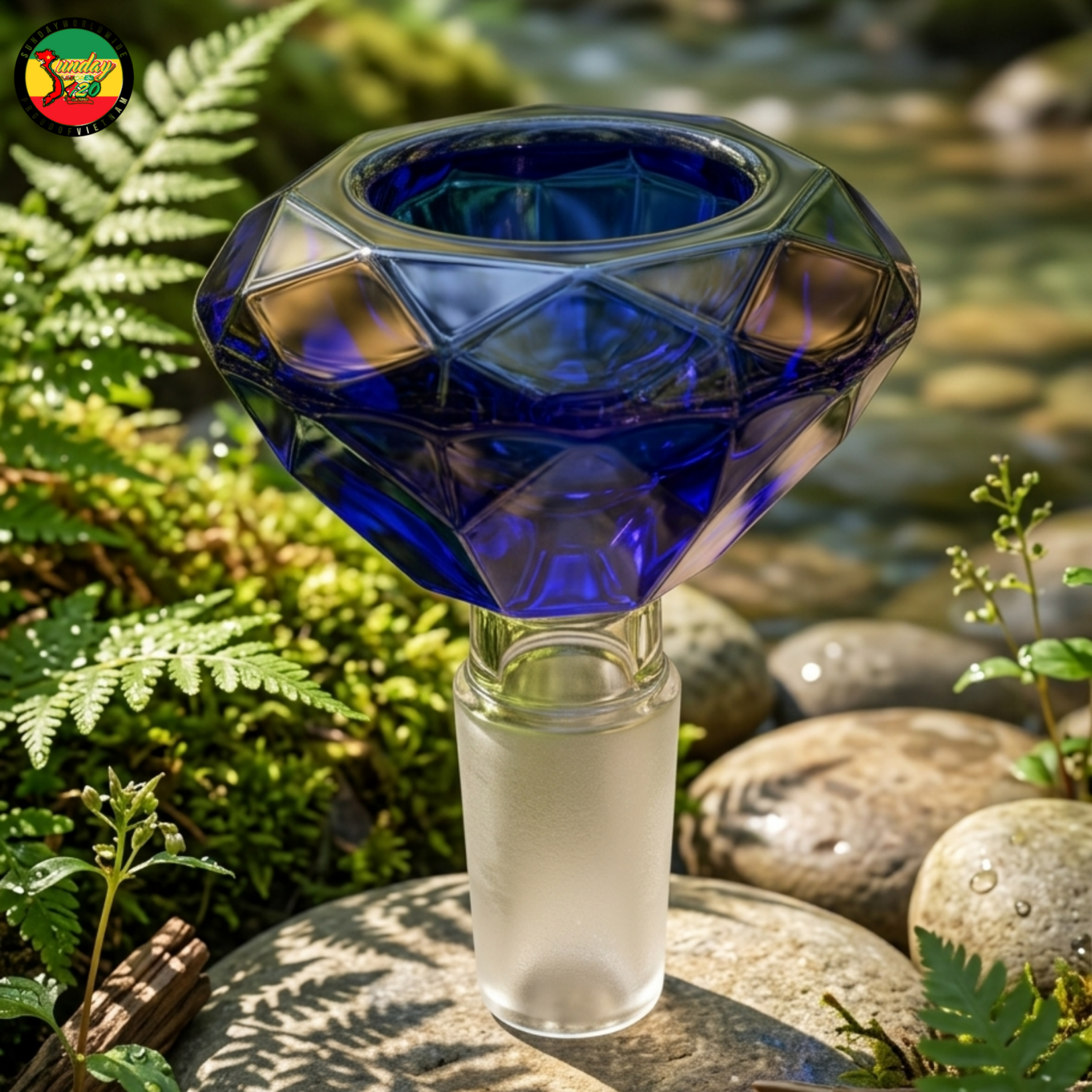 Alternative view of Chén Kim Cương - L33