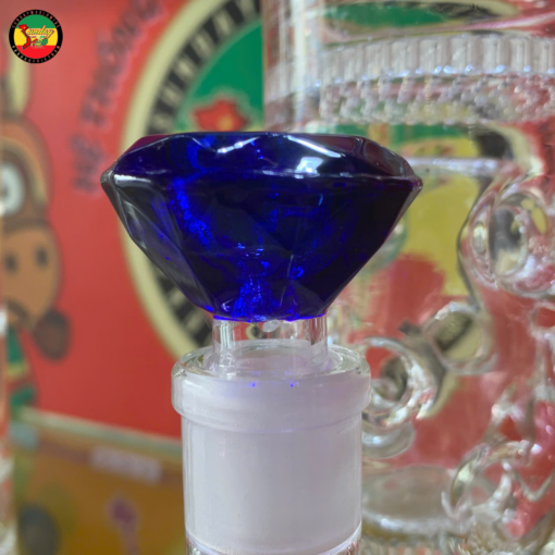 Alternative view of Chén Kim Cương - L33